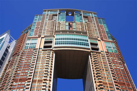 香港蛇形建築物 拱形門化解